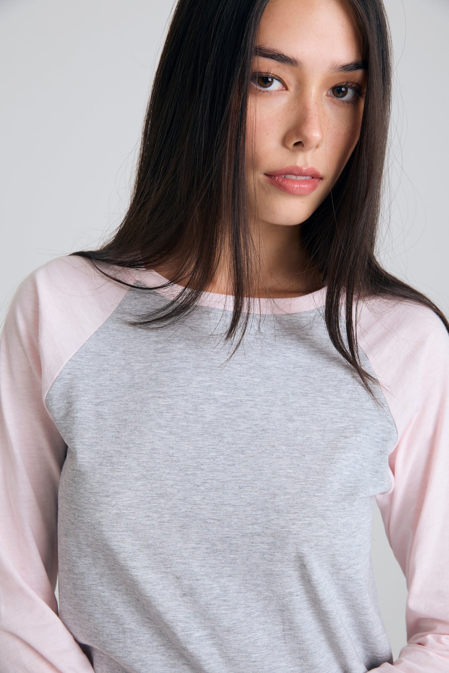 basic raglan long-sleeve tee - pink / gray