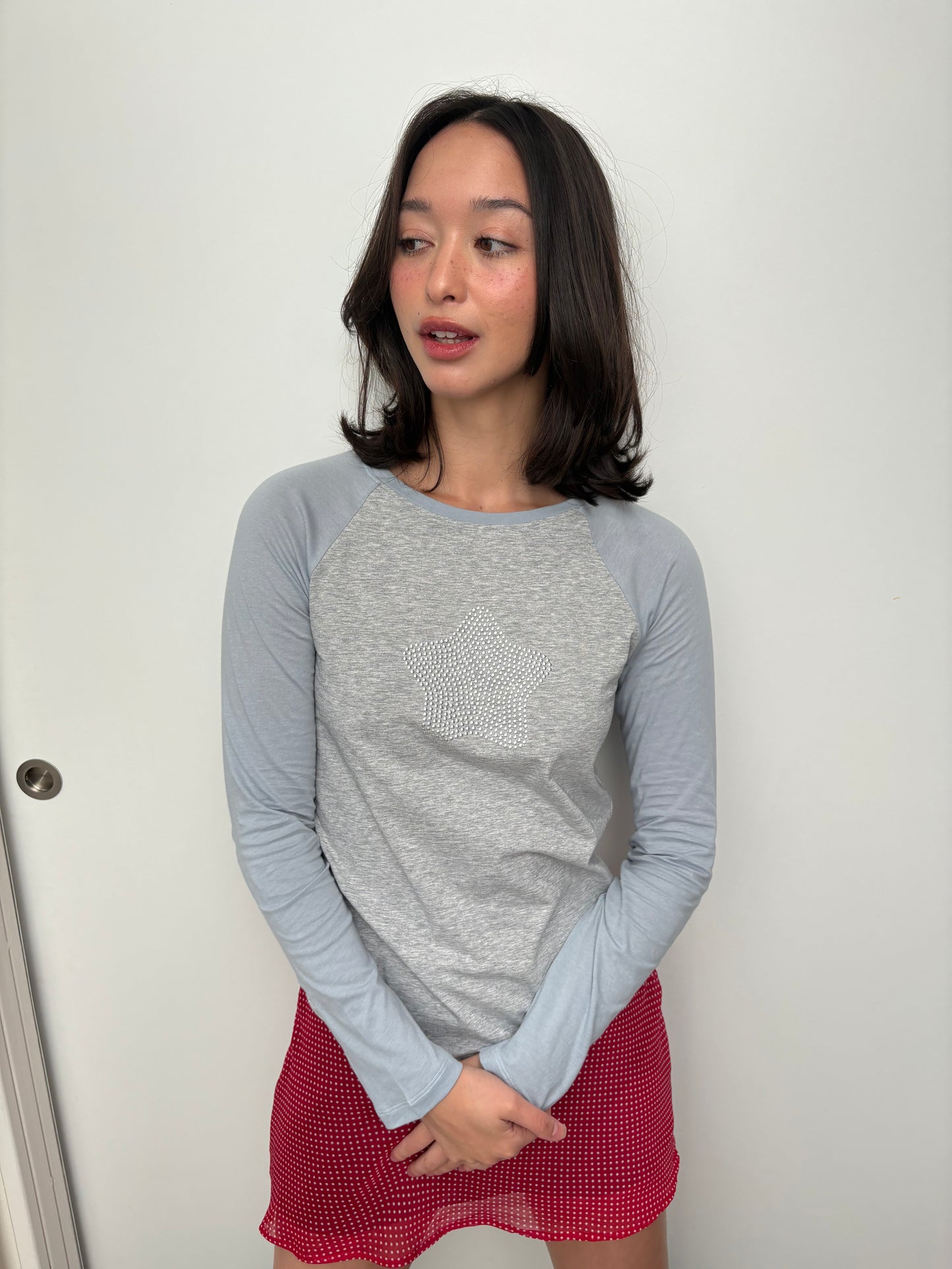 basic raglan long-sleeve tee - star stud