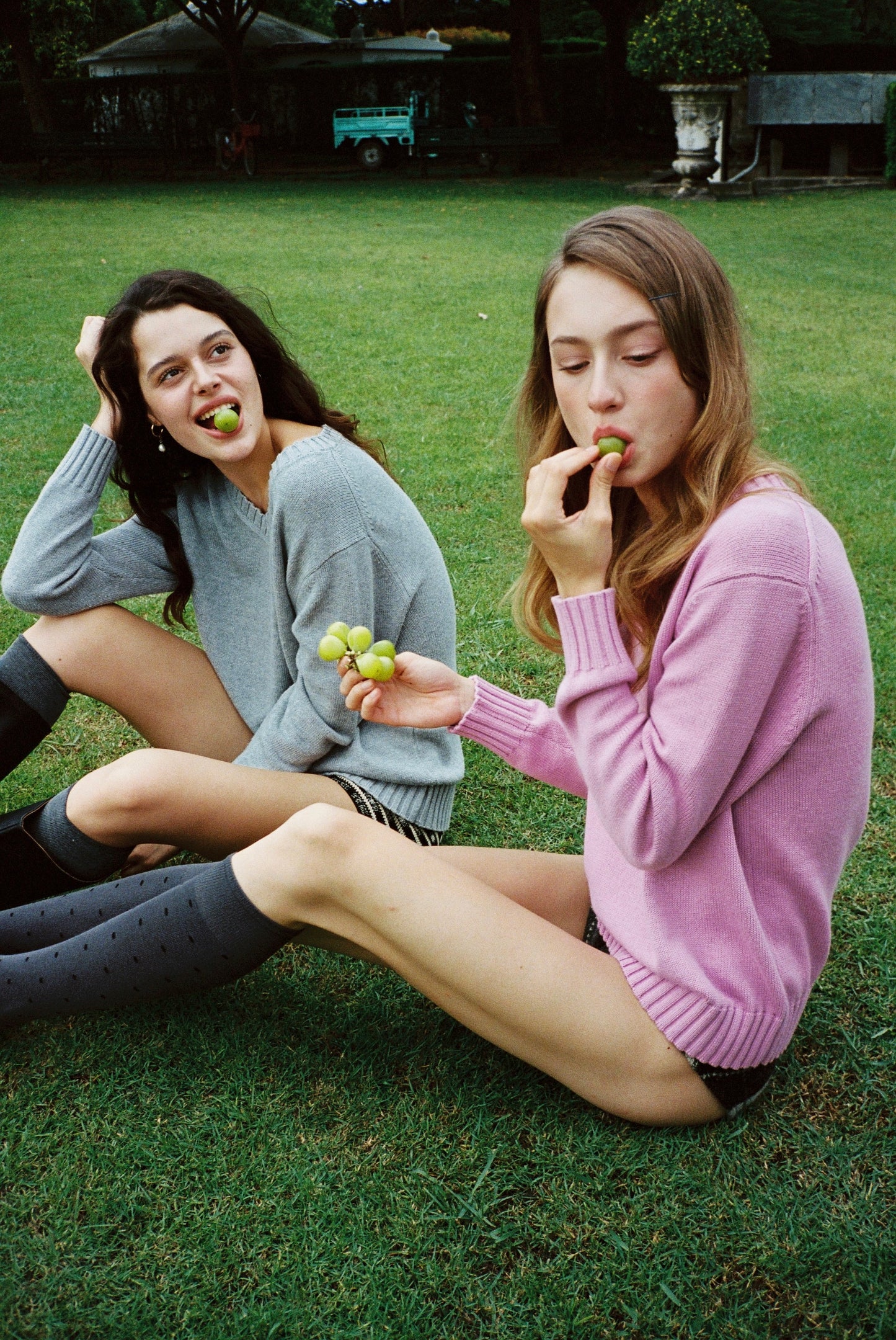 classic v neck knit sweater - moon mist