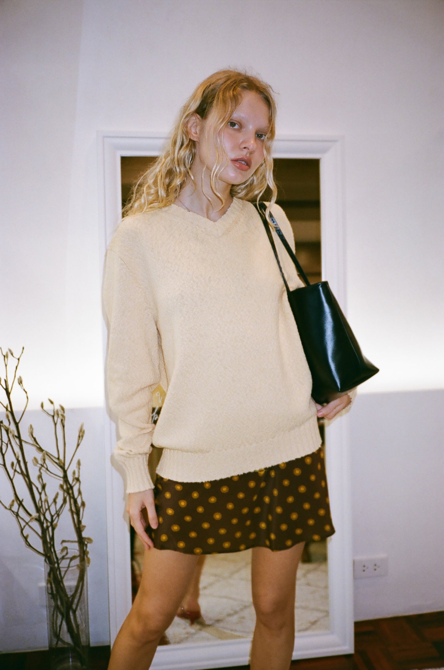 classic v neck knit sweater -starlight