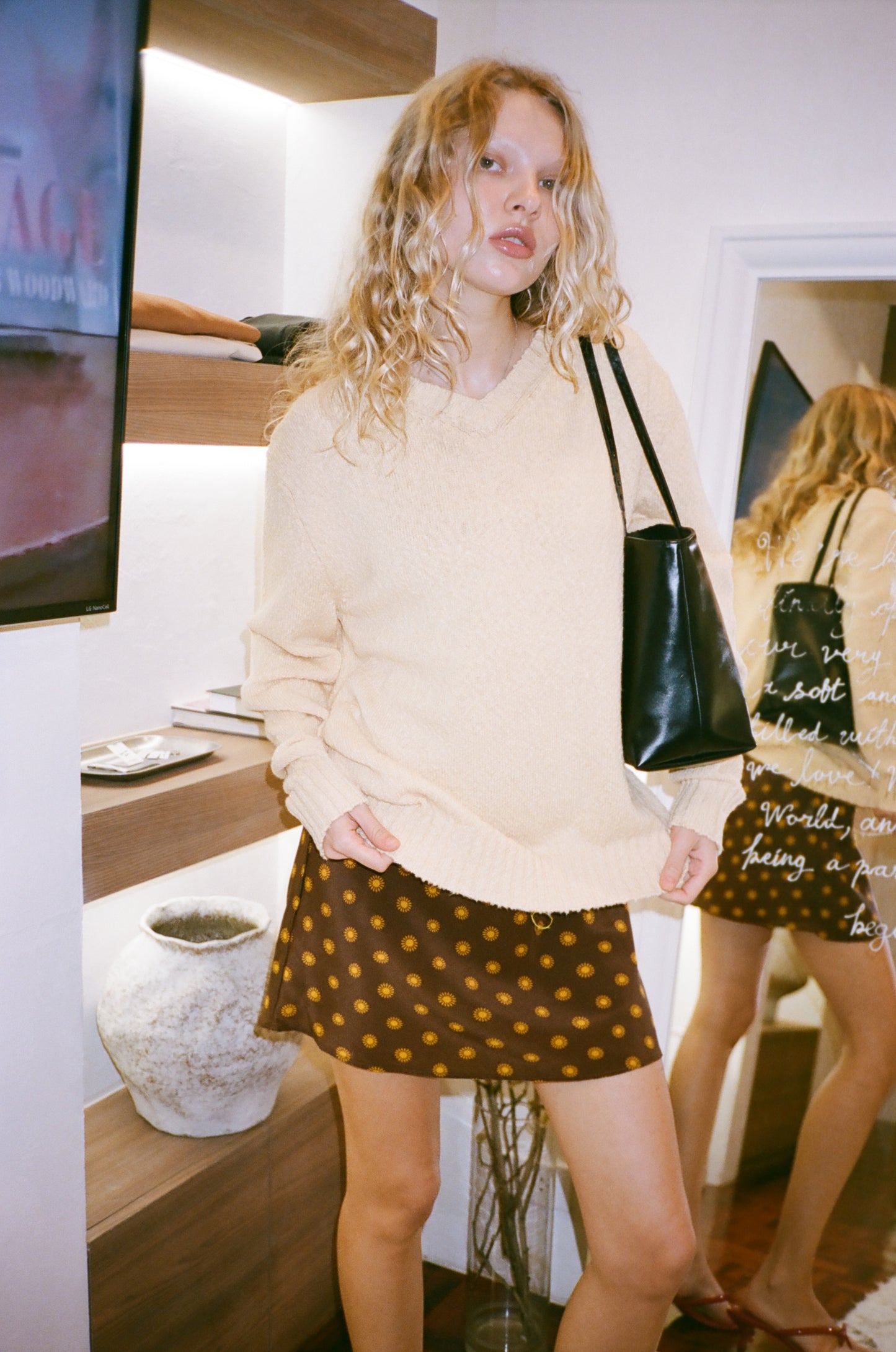 classic v neck knit sweater -starlight