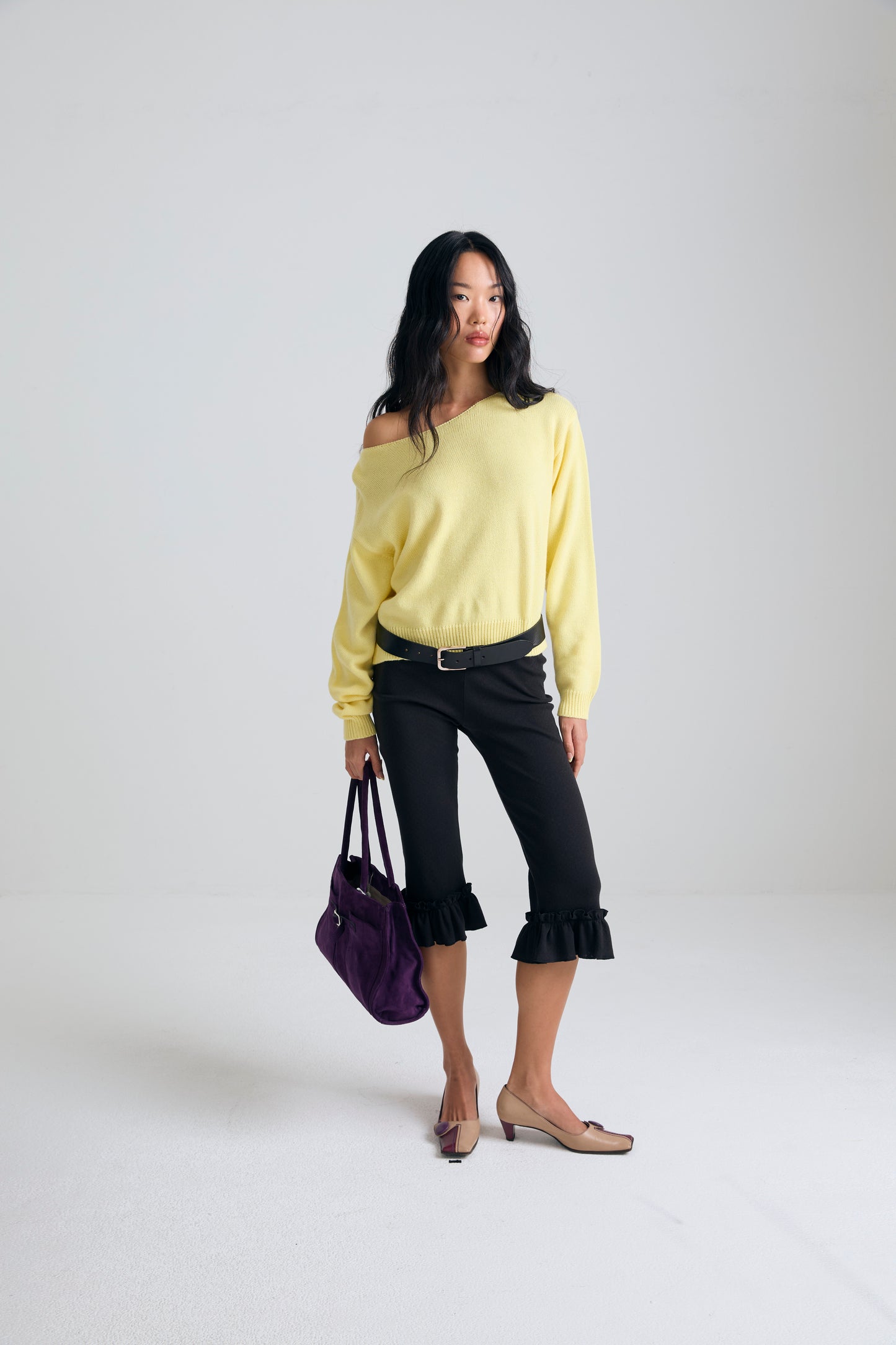 RUFFLE POINTELL CAPRI PANTS - black