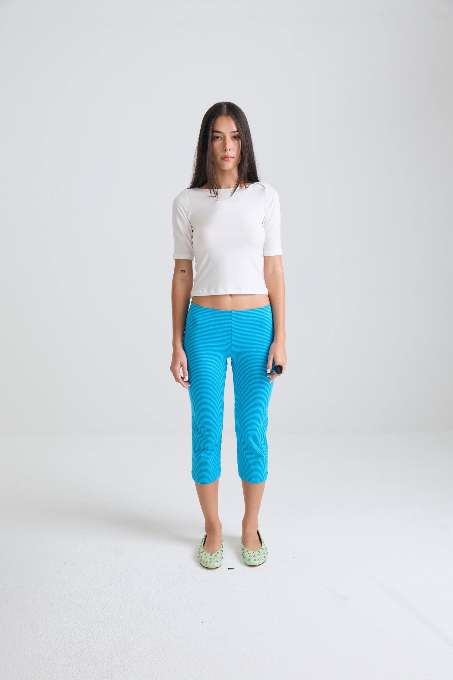 GENTLE ELBOW SLEEVE TOP - WHITE