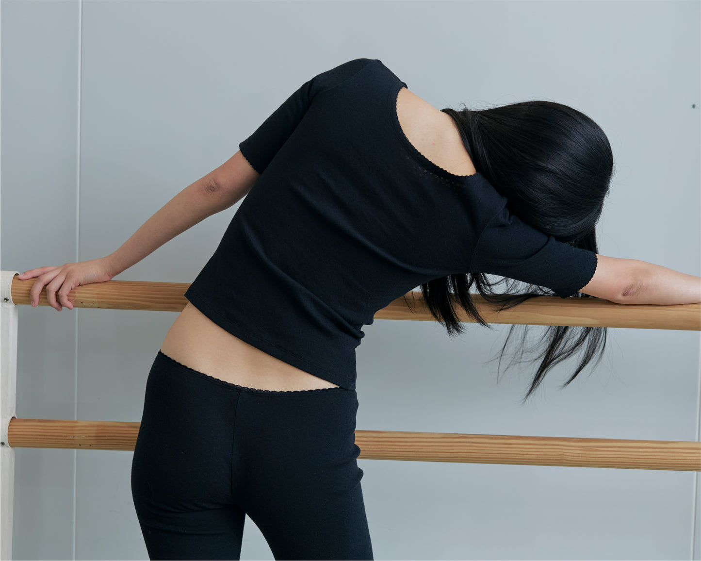 THE CLASSIC REVERSIBLE TOP - BLACK