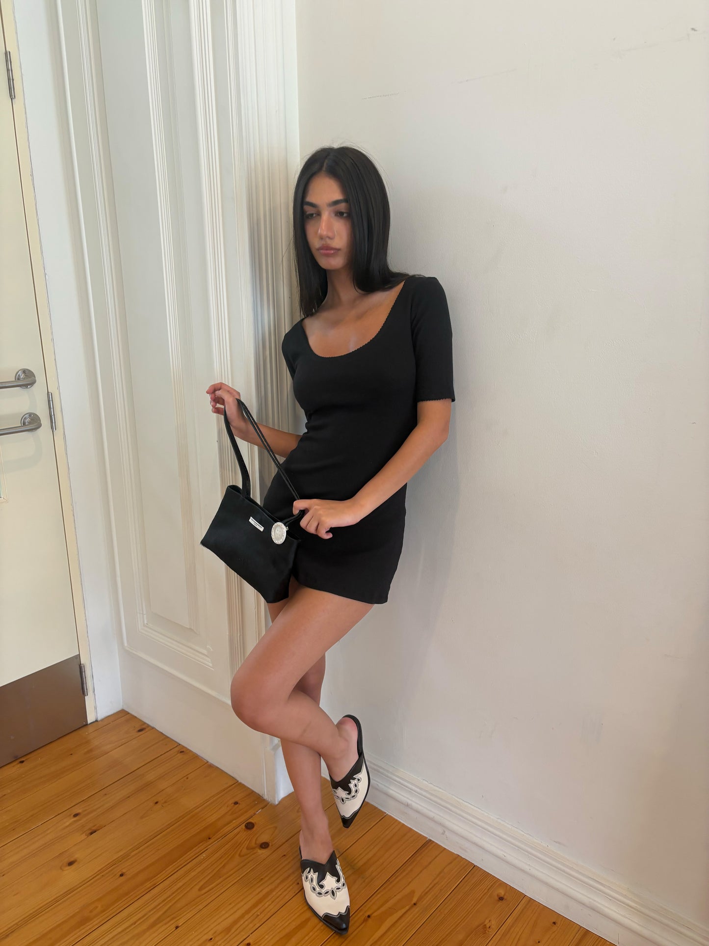 THE CLASSIC REVERSIBLE MINI DRESS - BLACK