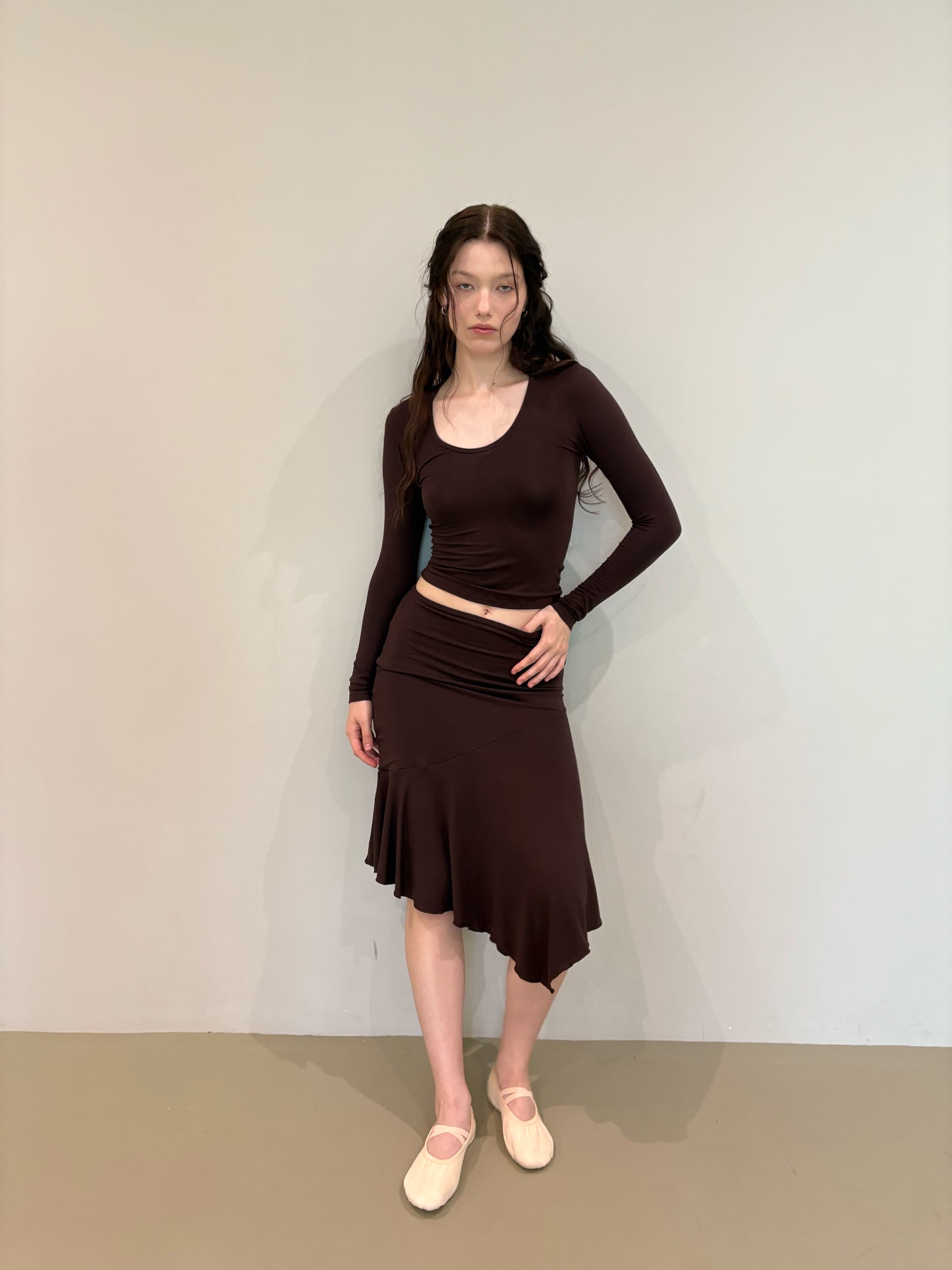 LONG SLEEVE DEEP V NECK TOP - CHOCOLATE BARK