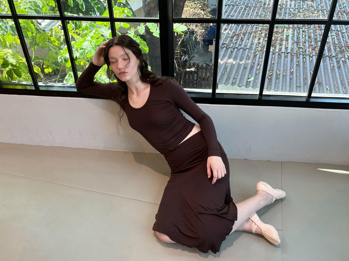 LONG SLEEVE DEEP V NECK TOP - CHOCOLATE BARK