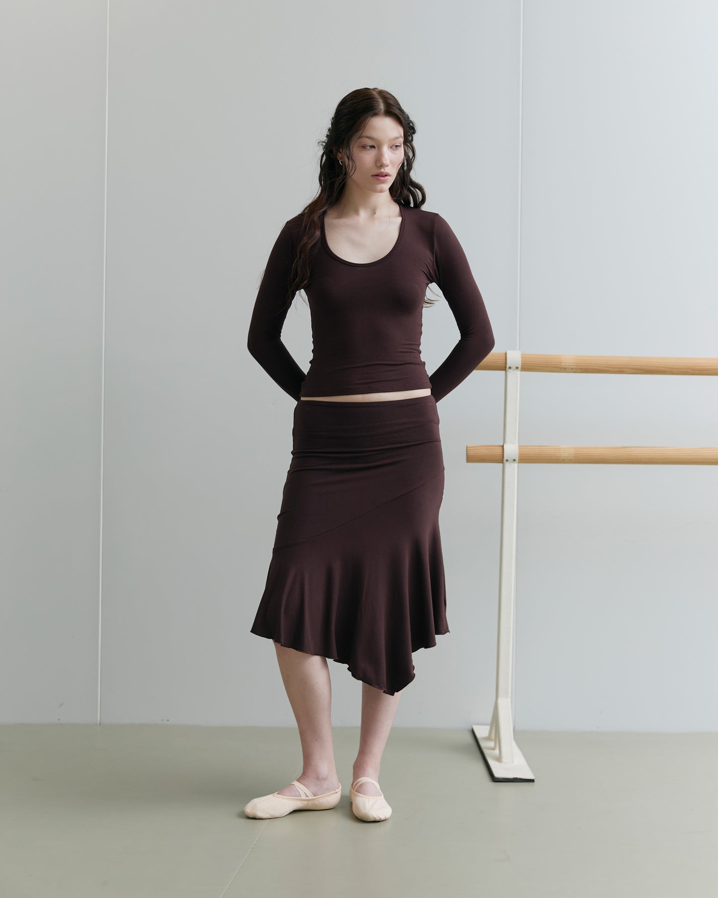 LONG SLEEVE DEEP V NECK TOP - CHOCOLATE BARK