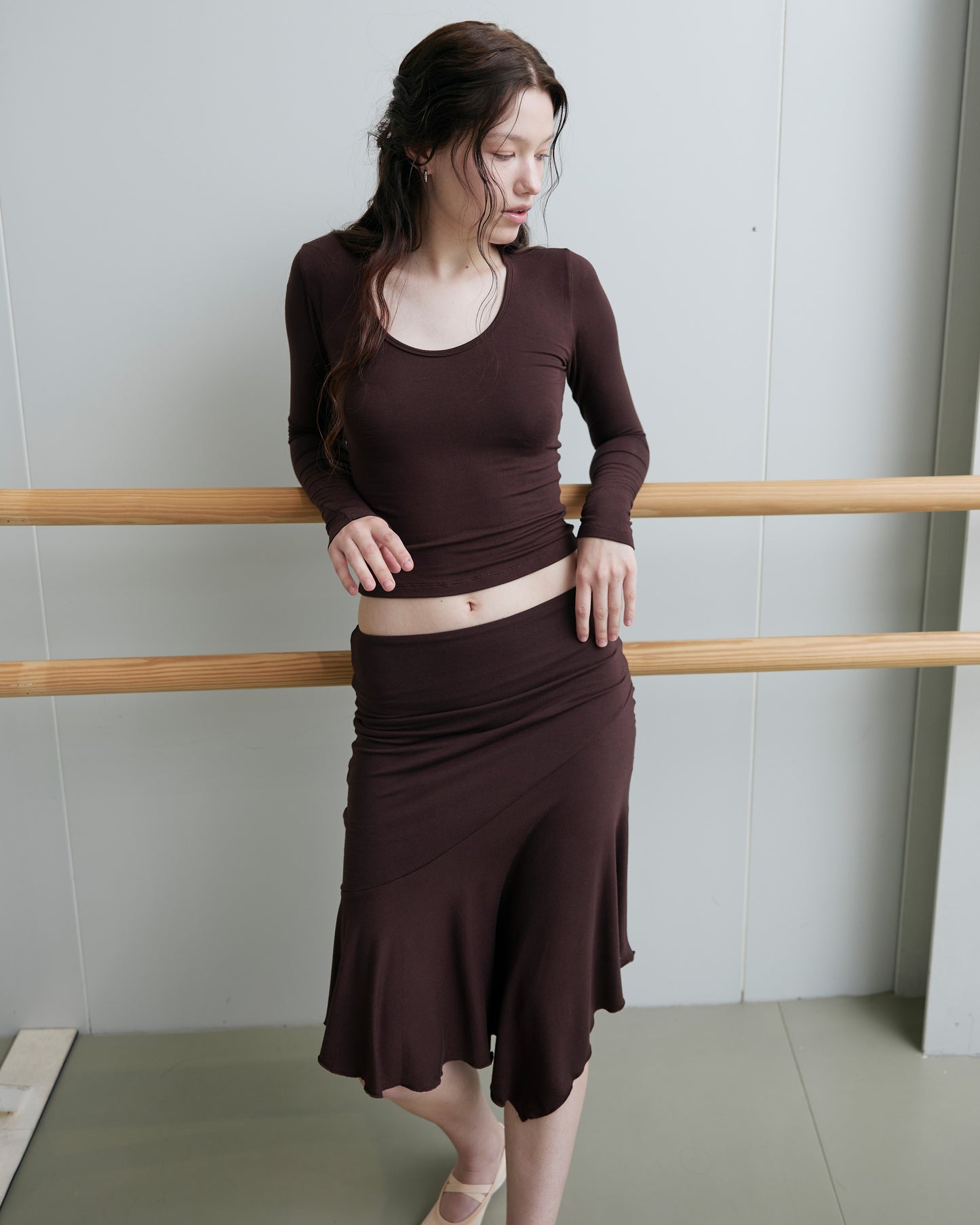 LONG SLEEVE DEEP V NECK TOP - CHOCOLATE BARK