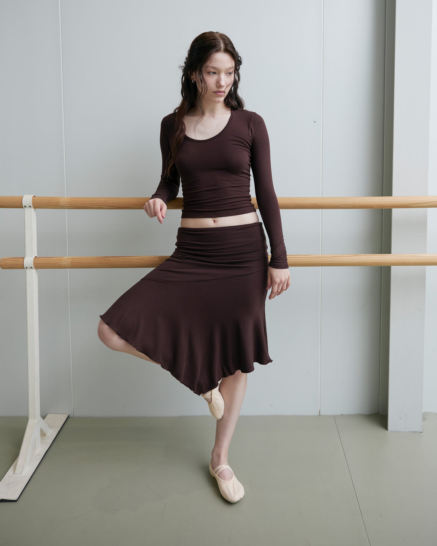 LONG SLEEVE DEEP V NECK TOP - CHOCOLATE BARK