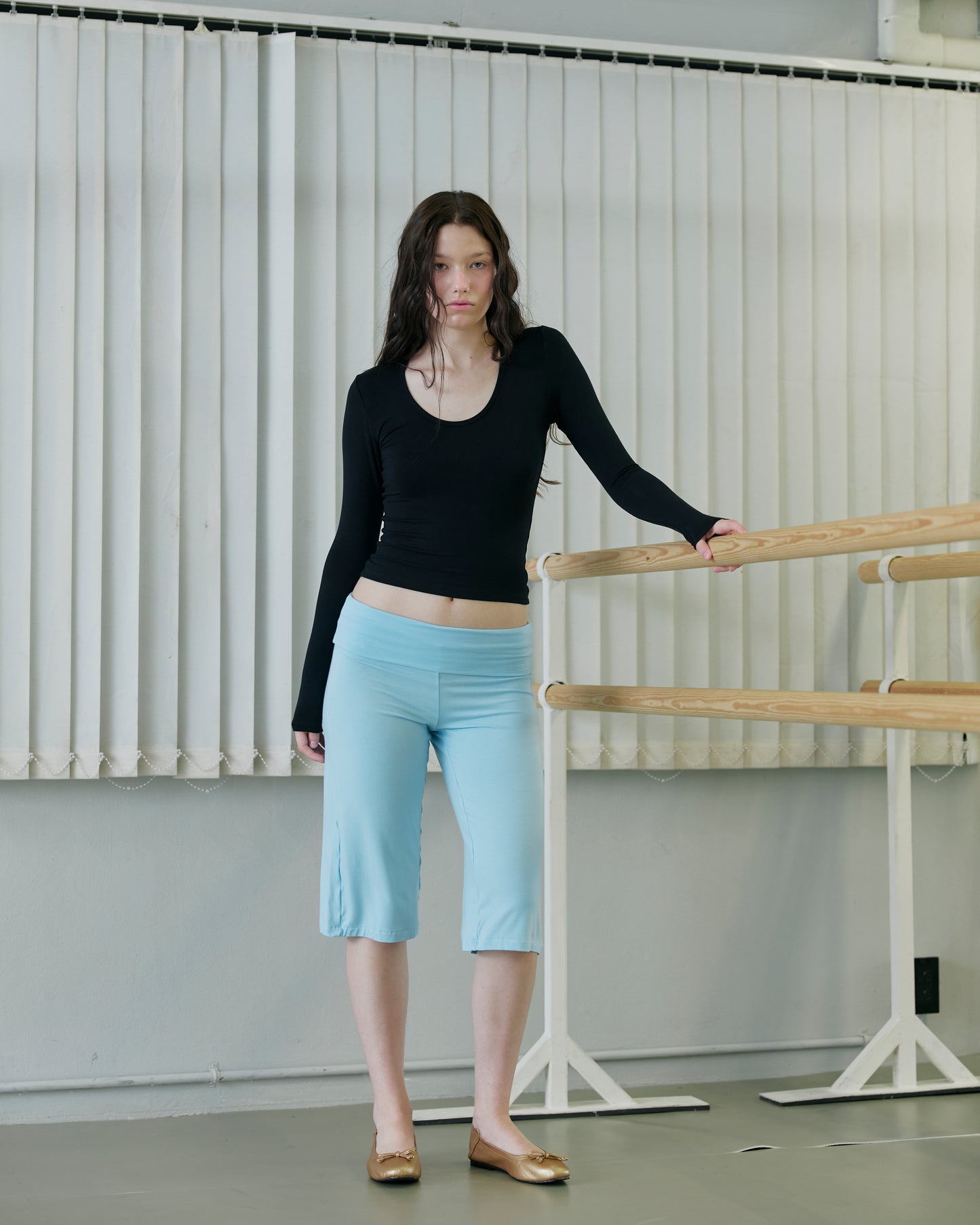 LONG SLEEVE DEEP V NECK TOP - DEEP BLACK