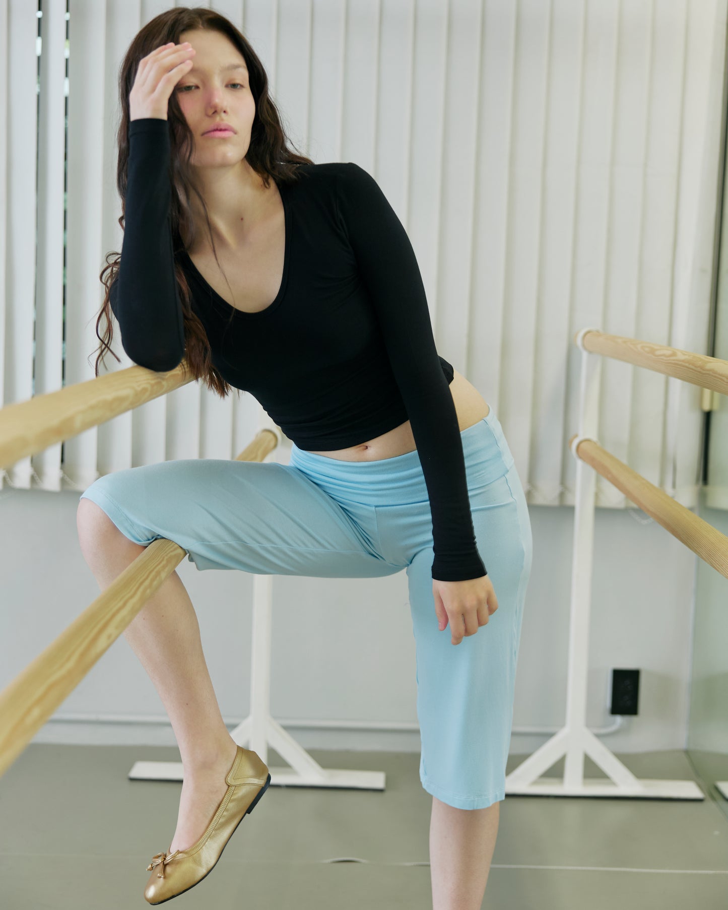 LONG SLEEVE DEEP V NECK TOP - DEEP BLACK