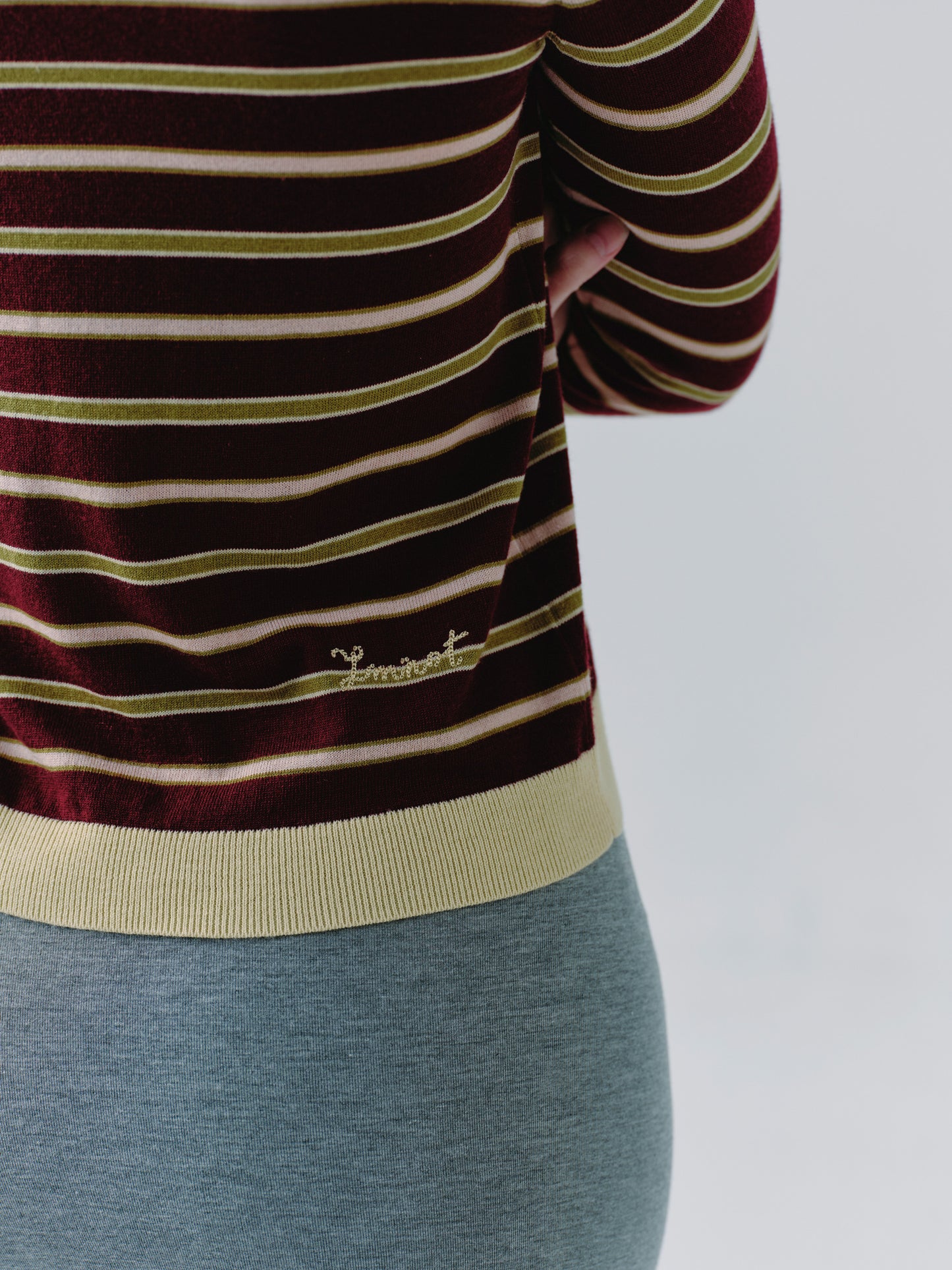 The Baby cardigan - frosted cherry