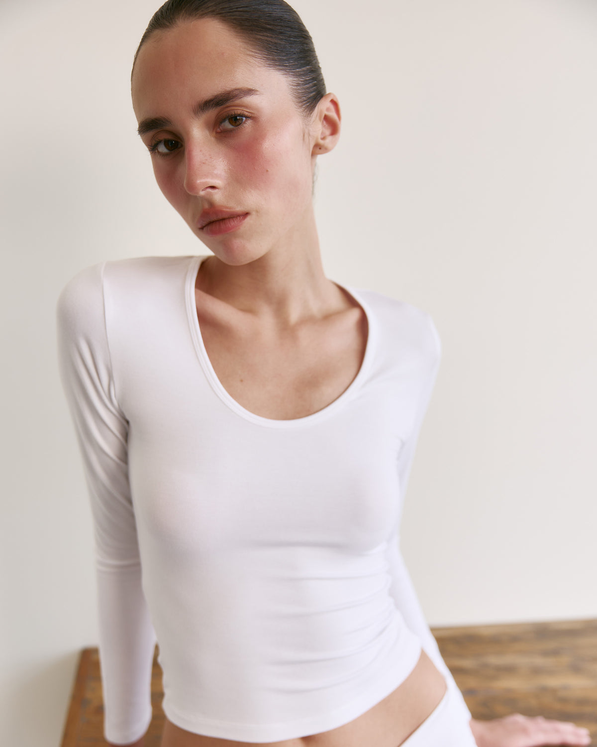 LONG SLEEVE DEEP V NECK TOP - Full White
