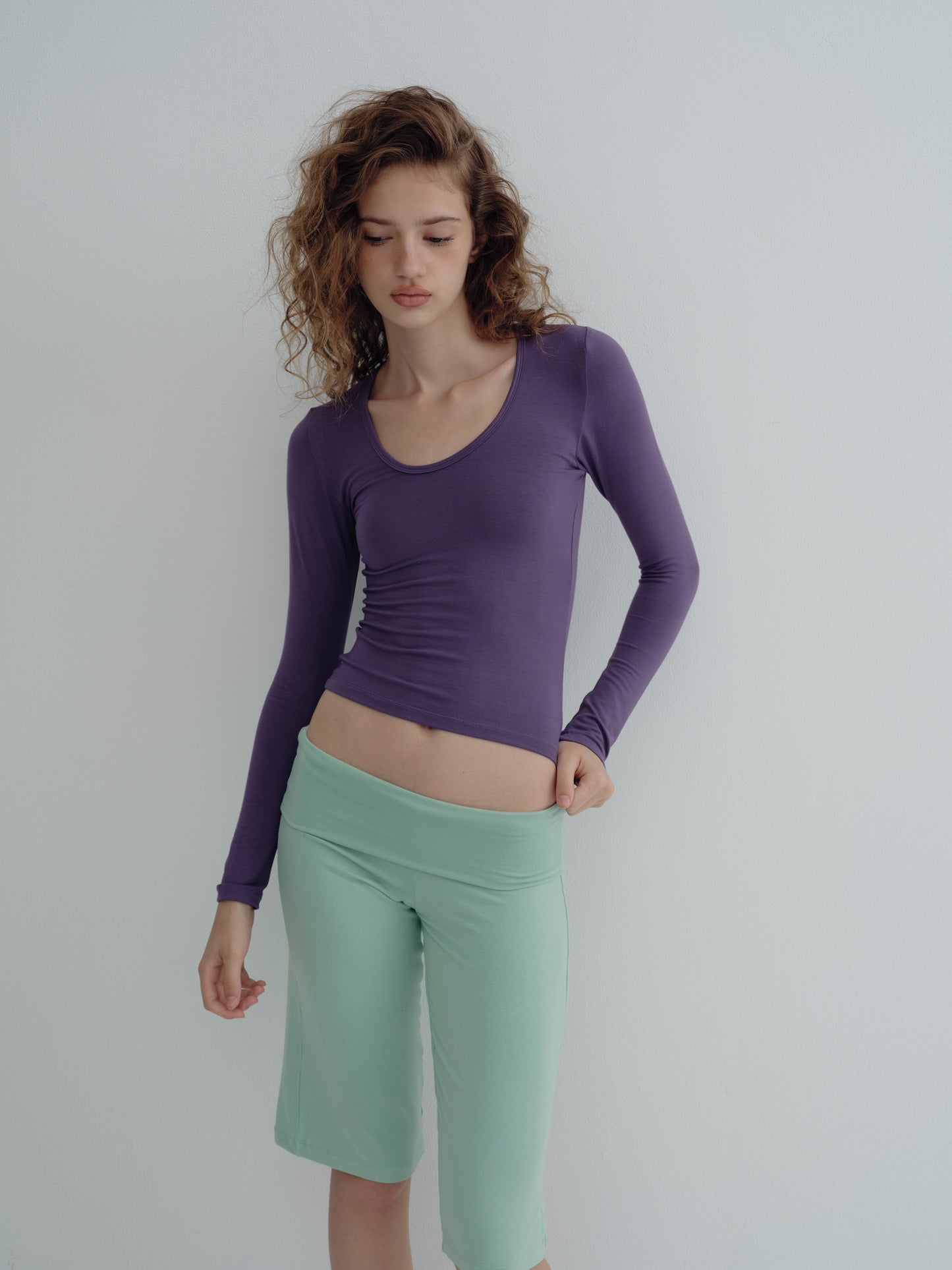 LONG SLEEVE DEEP V NECK TOP - Mangosteen