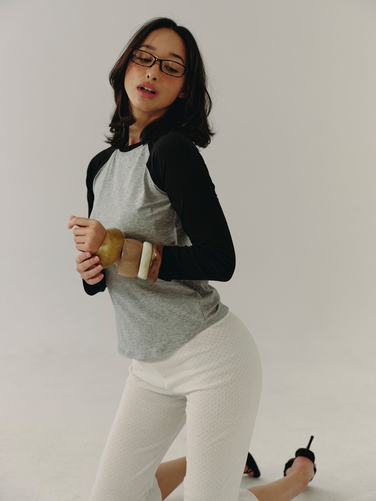 basic raglan long-sleeve tee - black / gray