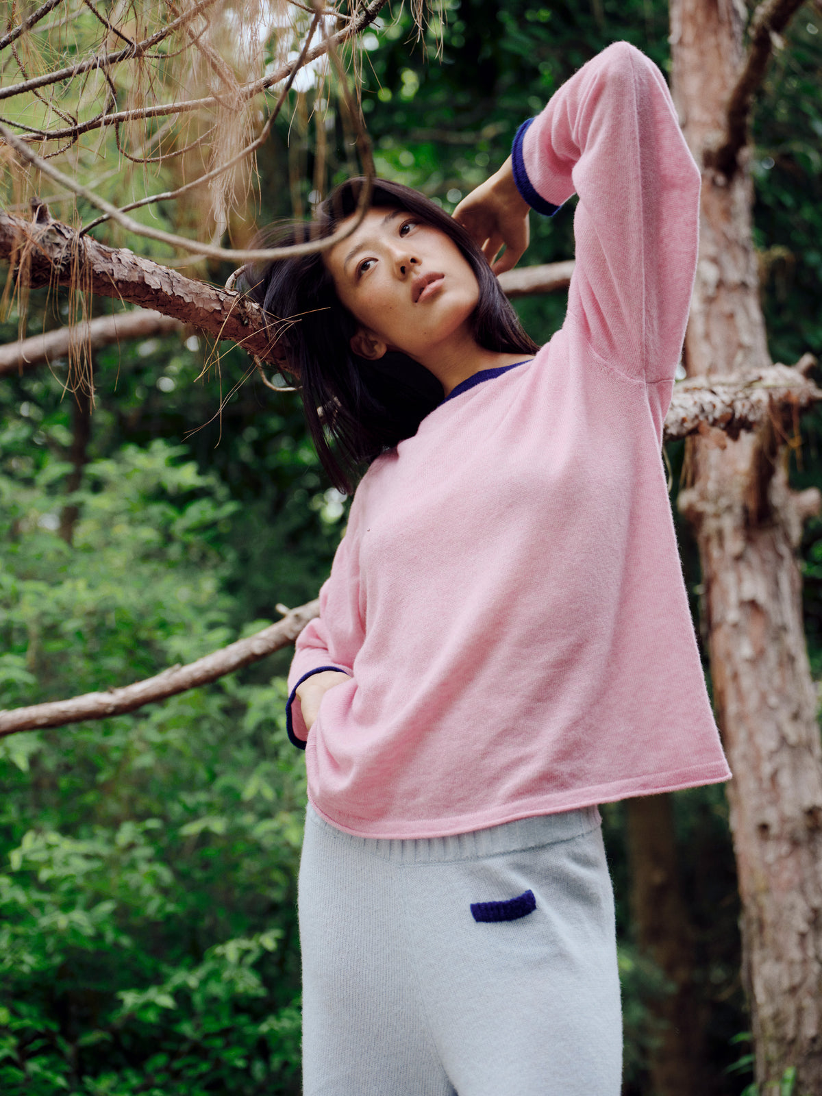 Oversized relaxed sweater with contrast trim - Bubblegum / Navy