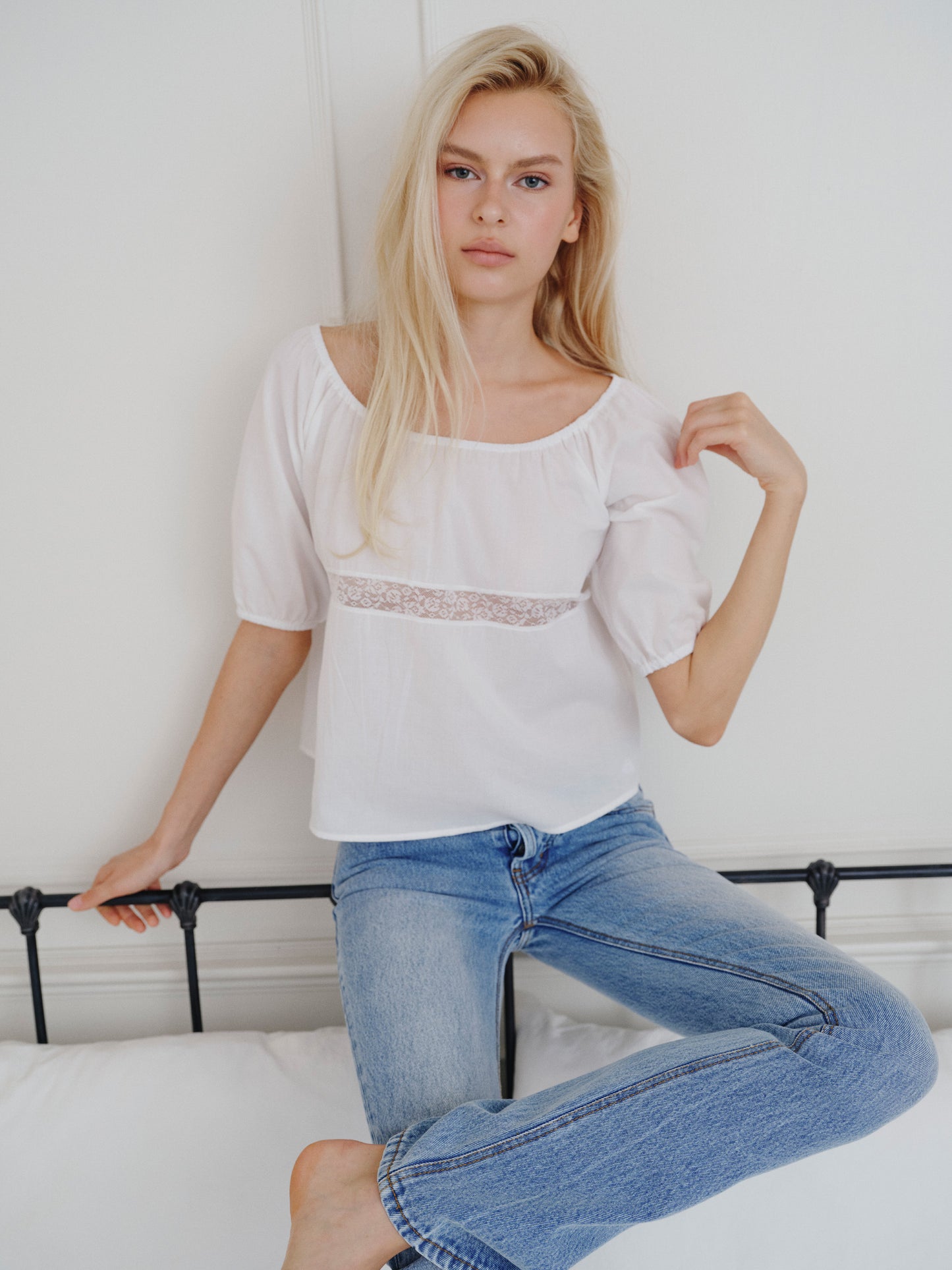 The Blooming Top - white