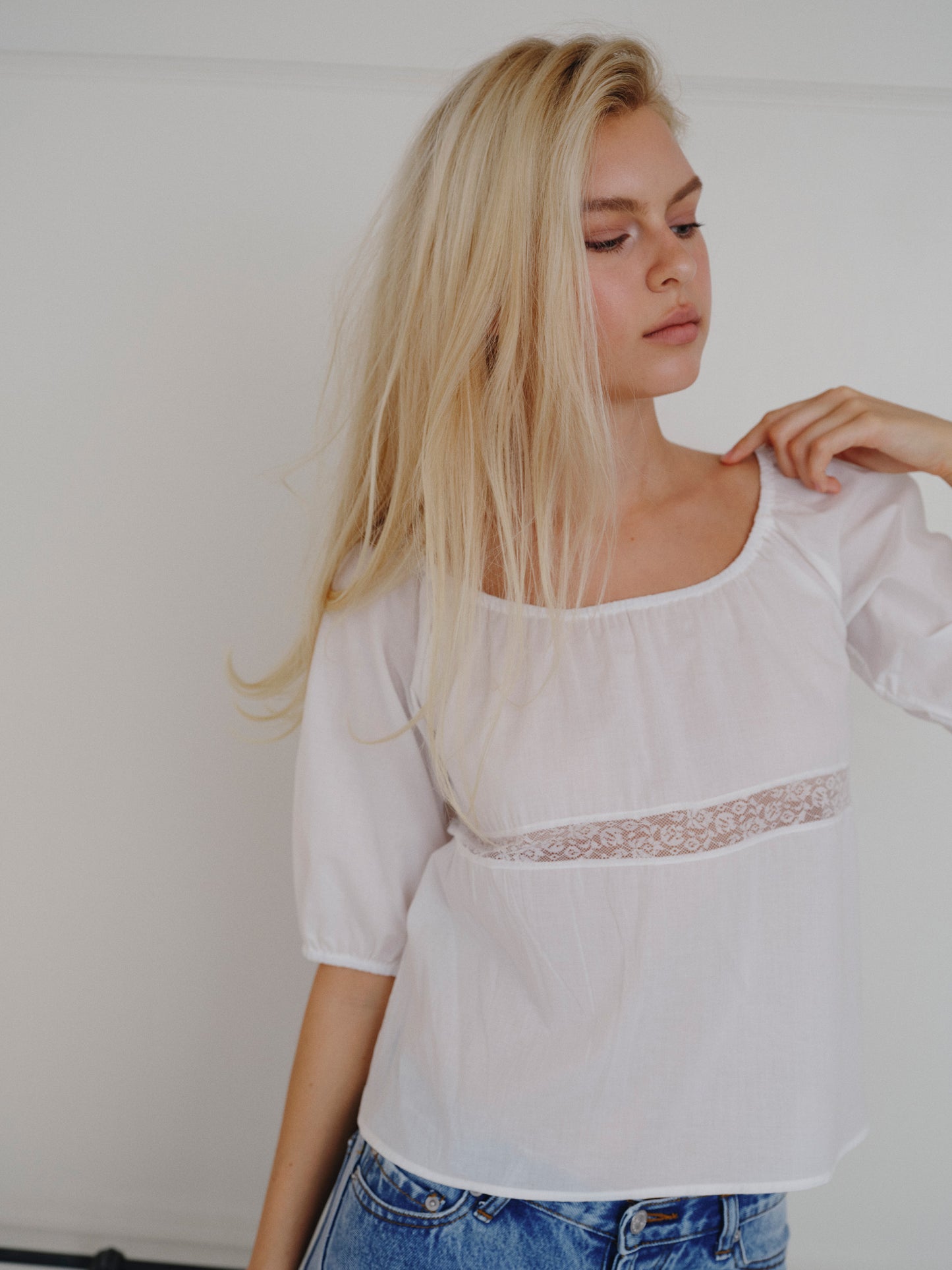 The Blooming Top - white