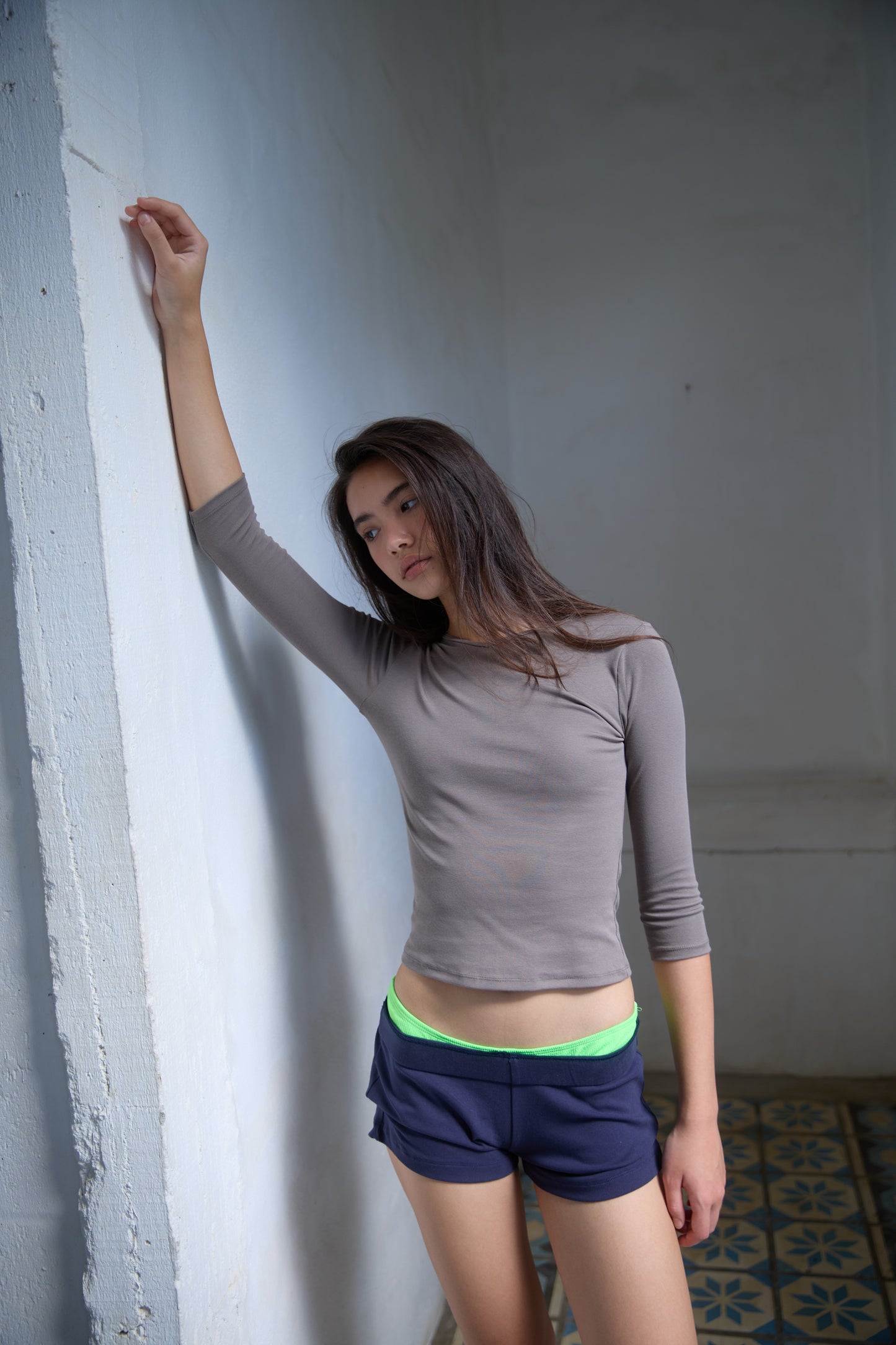 Classic V-Neck Tee with Three-Quarter Sleeves - SMOKE