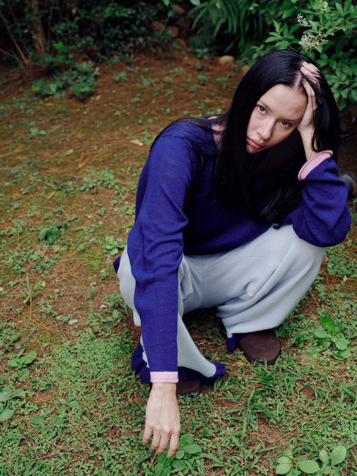 Oversized relaxed sweater with contrast trim - Royal Blue / Pink