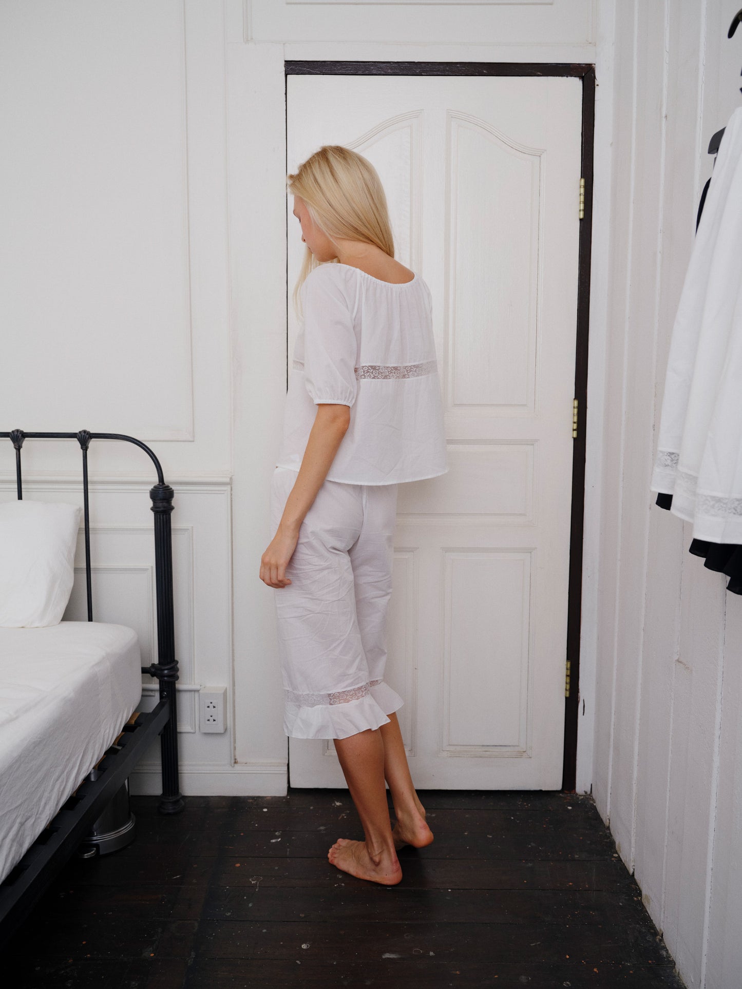 The Blooming classic pants  - white