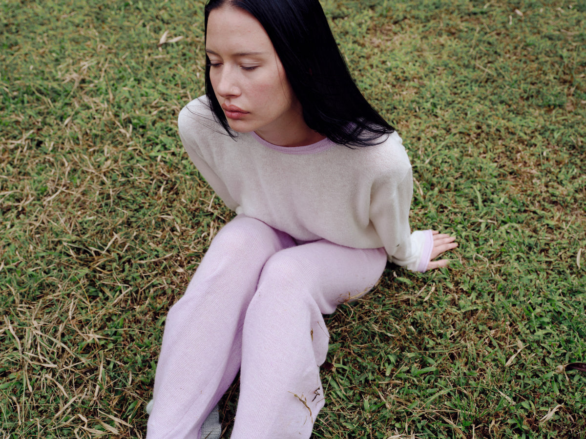 Oversized relaxed sweater with contrast trim - Cream / Lavender