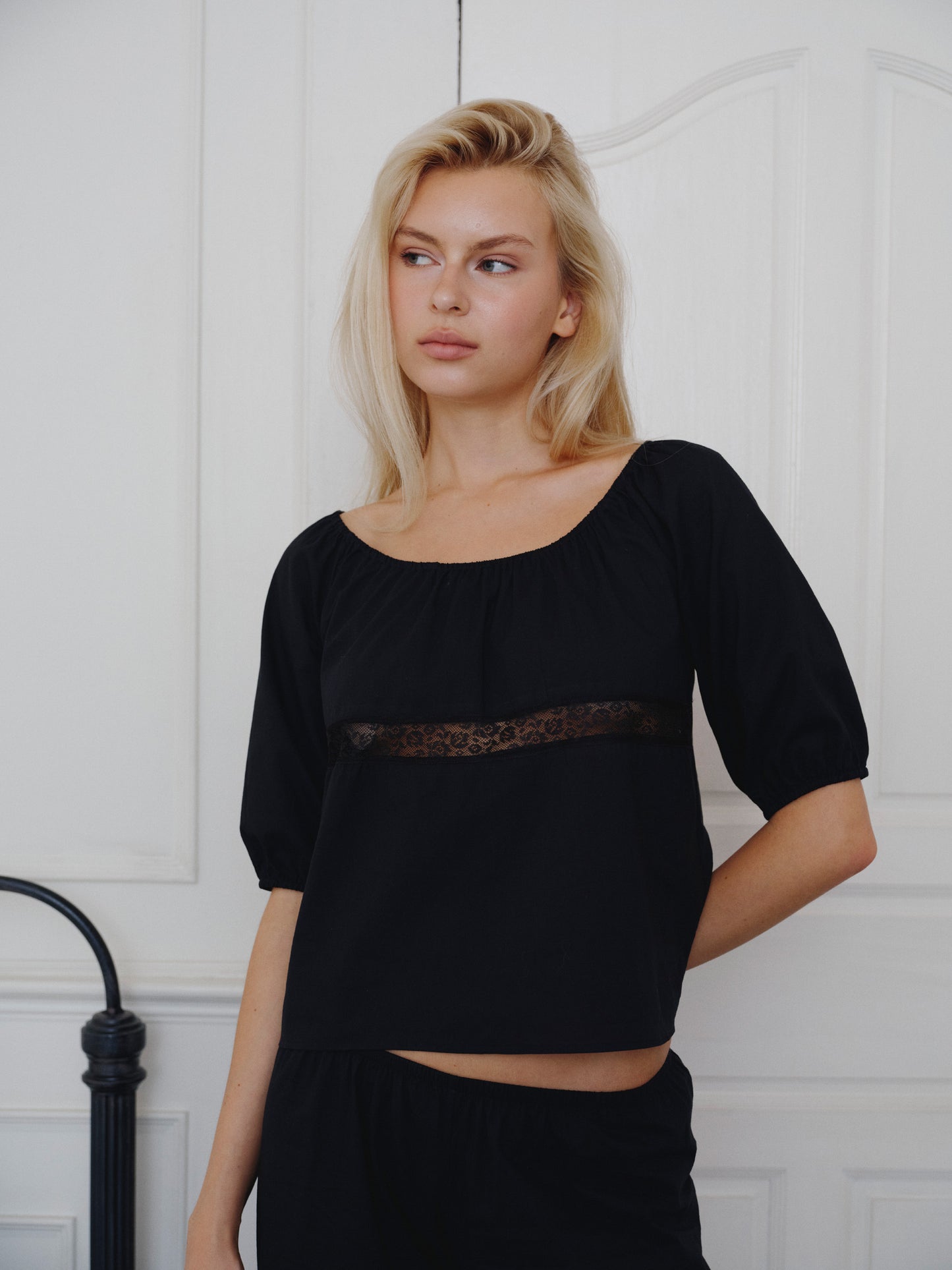 The Blooming Top - Black