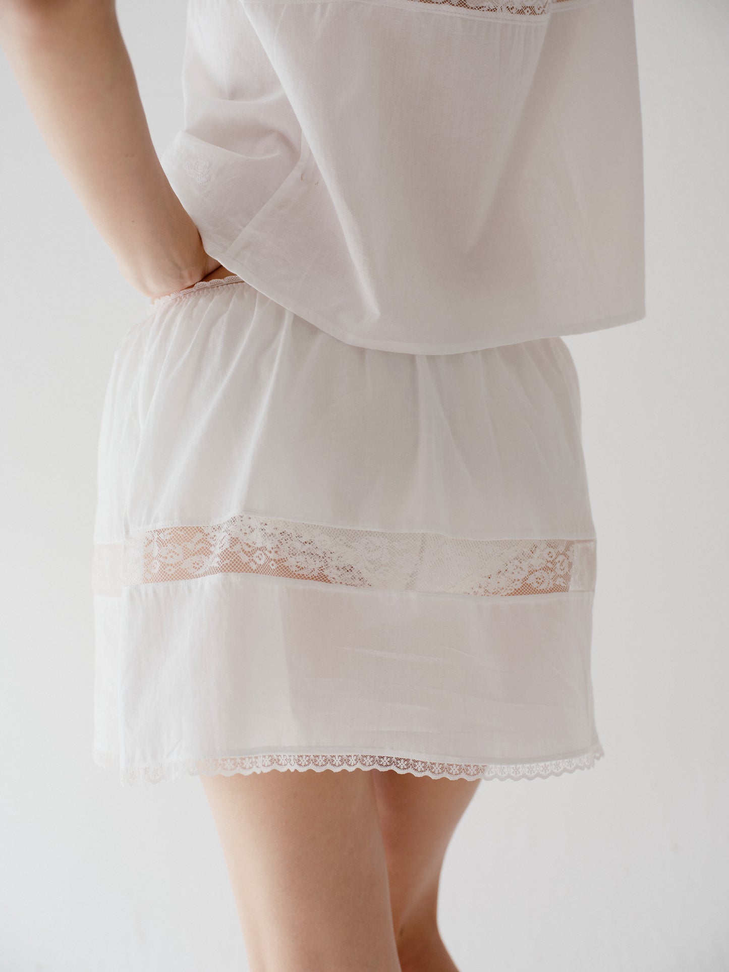 The Blooming classic mini skirt - white
